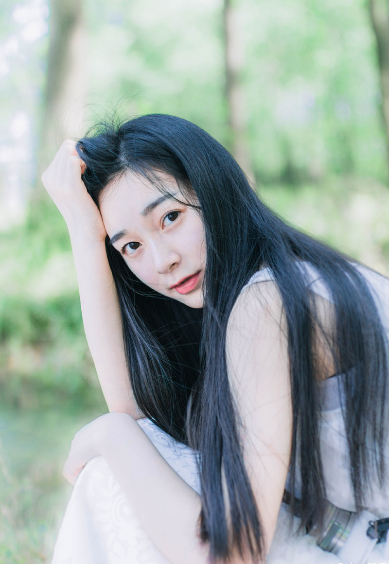 世界并不会对你温柔以待，上帝也不会对你特殊照顾，但我会。